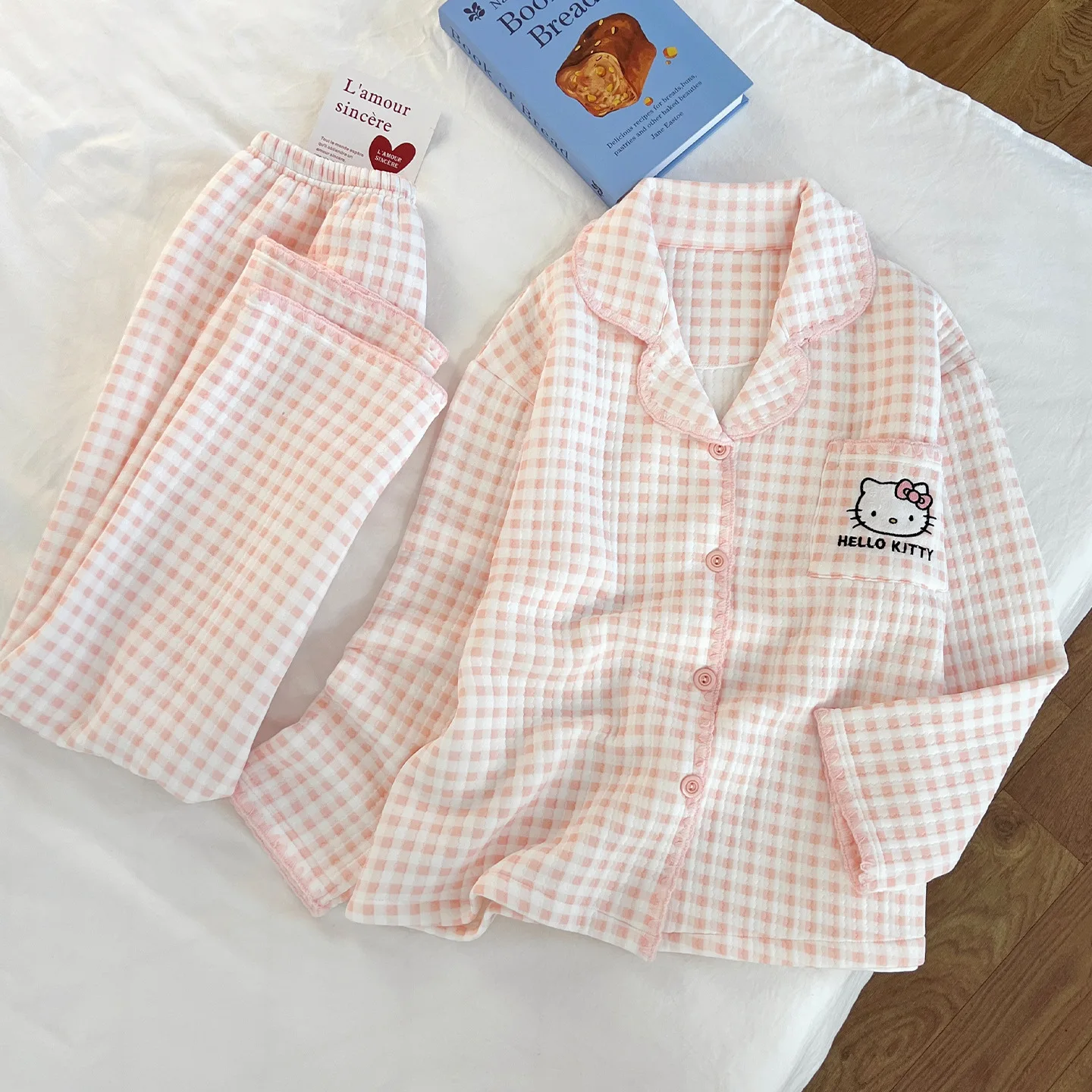 

Thiened из чистого хлопка, многослойный комплект одежды из воздушного хлопка для женщин, милый KT, мультяшный клетчатый дизайн, теплая домашняя одежда, подарок на осень и зиму