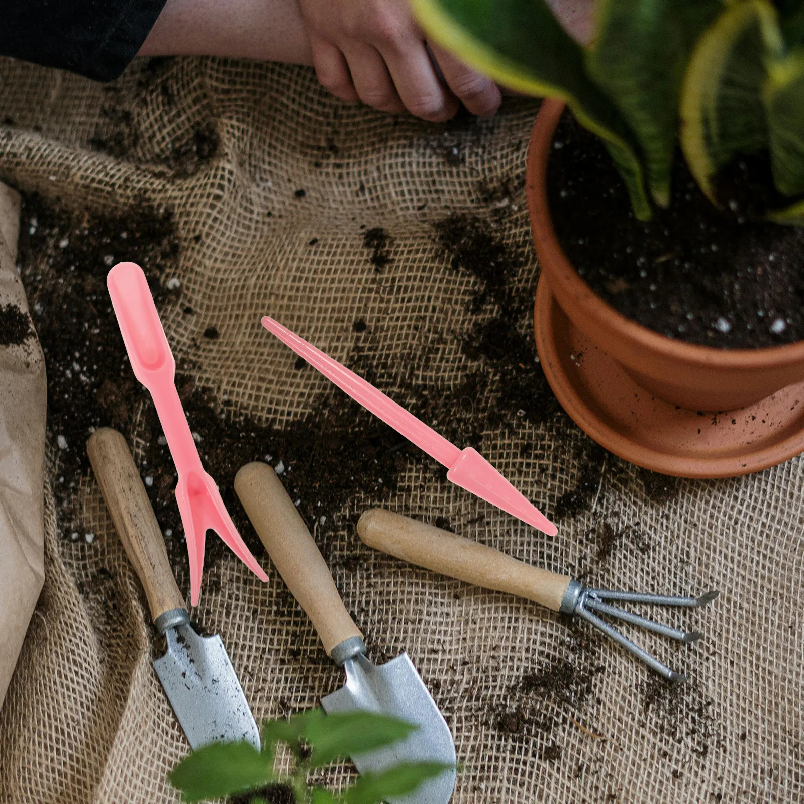 

Набор из 20 садовых инструментов для посадки: набор для пересадки рассады с простыми отверстиями в рукоятках, для использования на ферме, в домашних условиях и в цветочных горшках