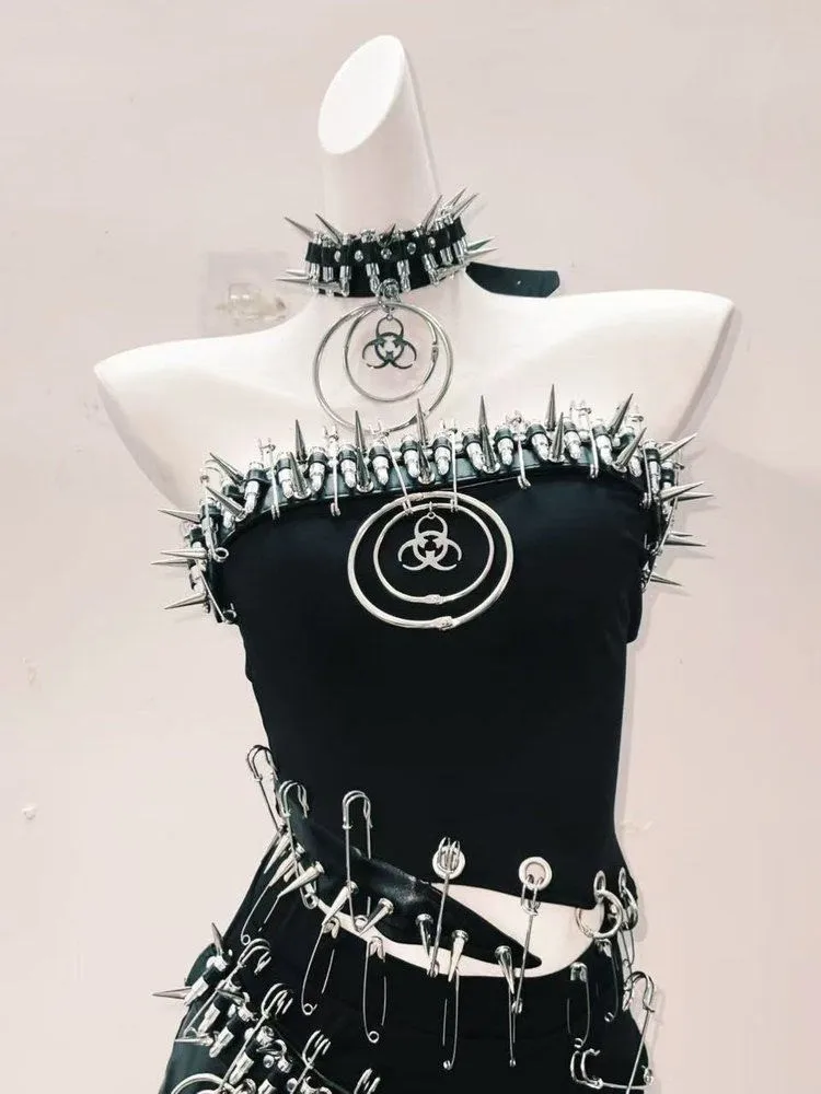 A dark-designed cultural irregular short collar dress