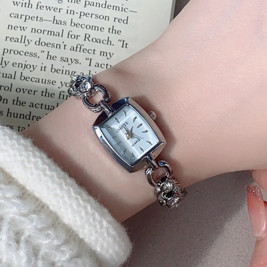 Women's Watch Hollow Ultra Thin Alloy Band Bracelet Square Small Dial Quartz Watch Elegant Girl Gold Watch Relogio Feminina