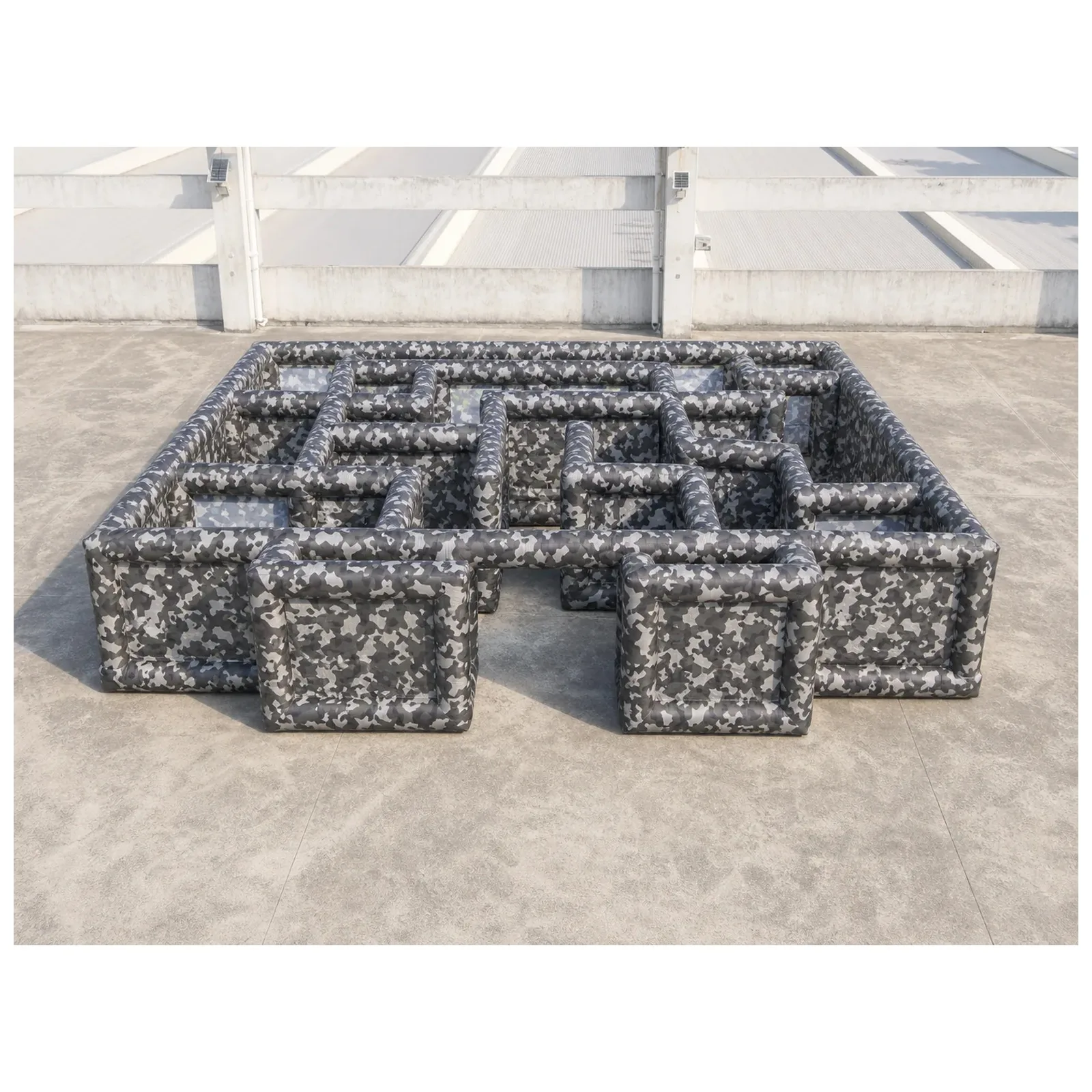 Outdoor Gray Camouflage Open Top Route Inflatable Maze 10X8m 33X26ft with Blower Commercial Rental Party Challenge Fun Event