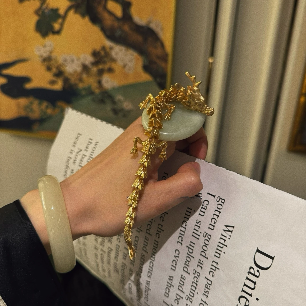 

Восточная классическая эстетика Классика горов и морей Гигантская тарелка дракона Лежащий нефритовый камень Кольцо Дракона Новый китайский экггера