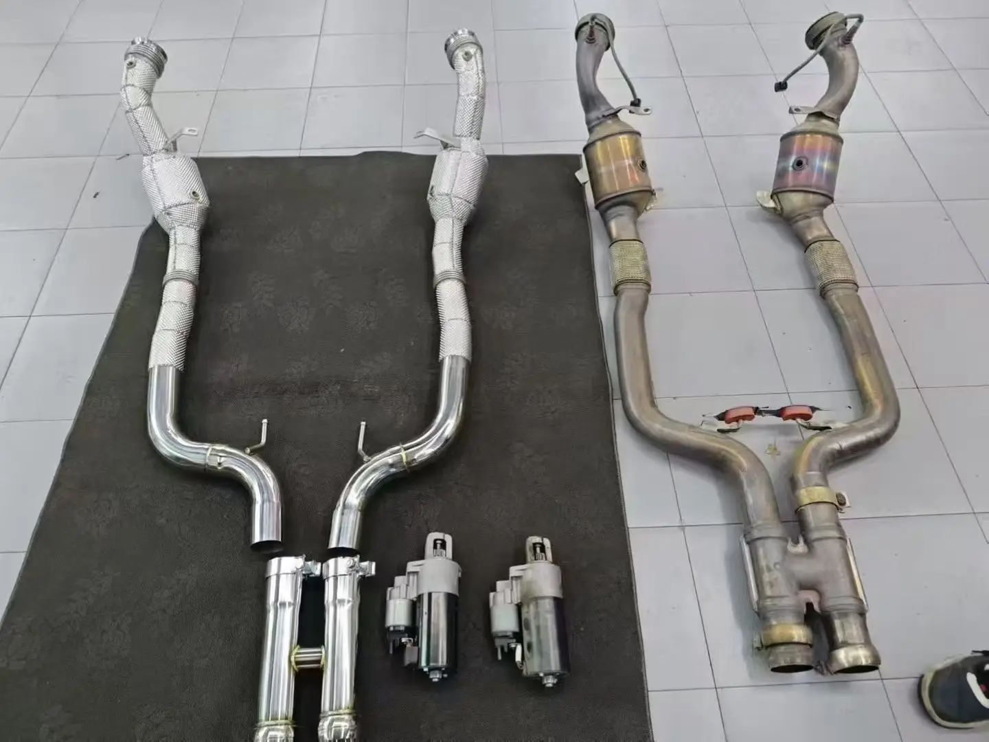 ACE Hochleistungs-Downpipe für Mercedes BENZ AMG S63 W222 5.5T mit Katalysator-Header Auspuffrohr aus SUS304 – Detail 10