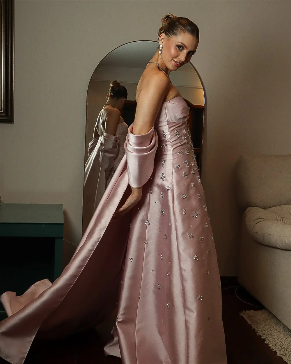 كاثي مخصص الوردي الحبيب الرقبة الراين فساتين لحضور الحفلات الموسيقية ألف خط بلا أكمام vestidos de noiva الطابق طول مساء اللباس