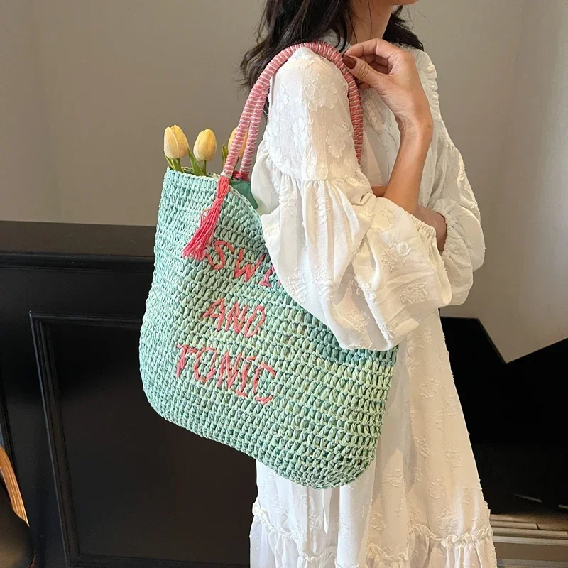 

Уникальная однотонная сумка-мессенджер — высококачественный минималистичный дизайн с ремешком через плечо и просторным местом для хранения вещей