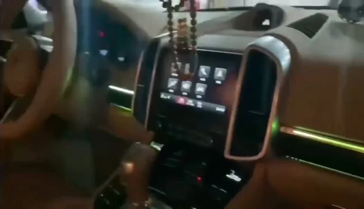 Hot sales Ambient Lights Rainbow Symphony Dynamic Or RGB Grid Pattern (Radium Carving)for Porsche Cayenne(2010-2017)