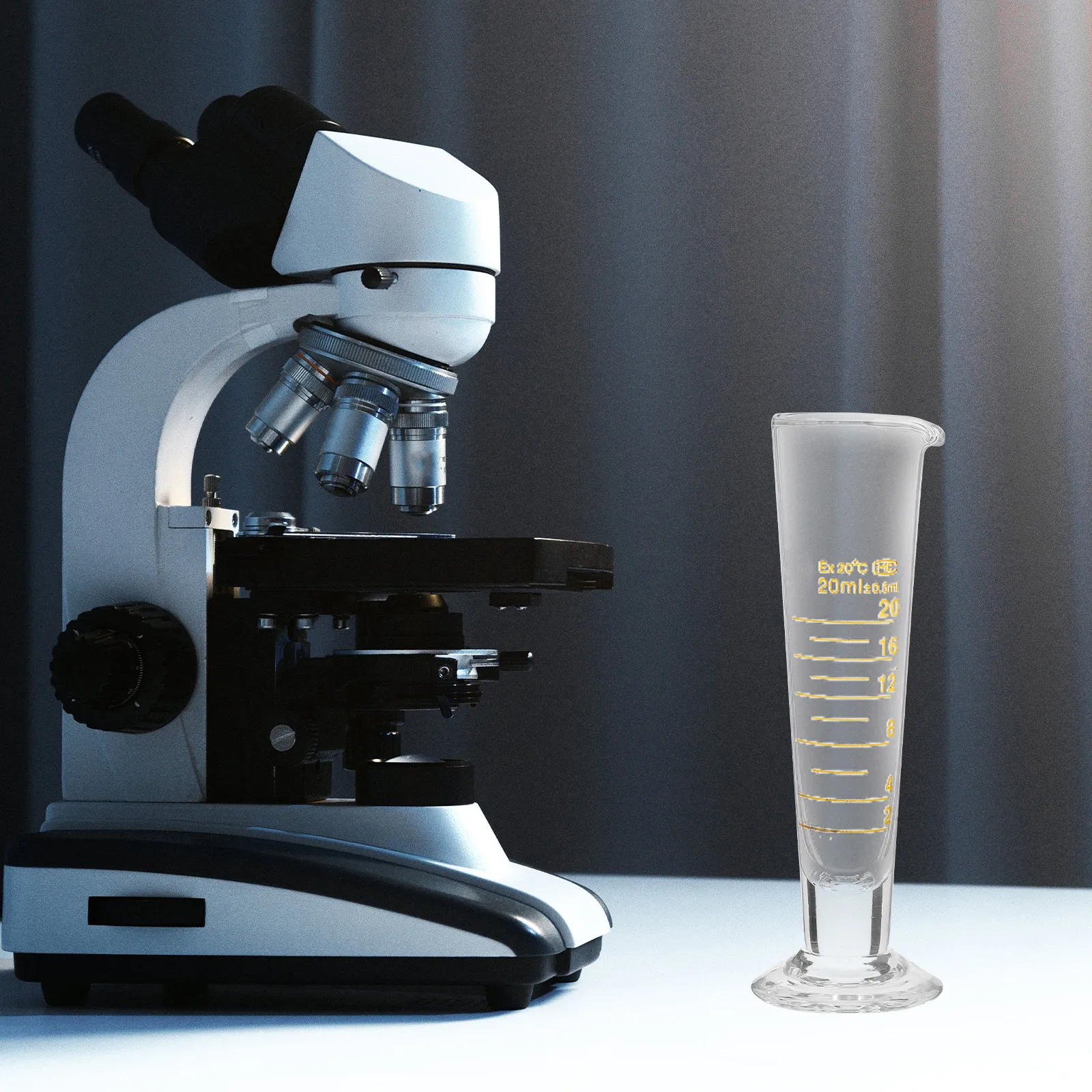 Graduated Measuring Beakers Set Laboratory Glassware Clear Scale Markings Triangular Stable Base Accurate Volume Measurement