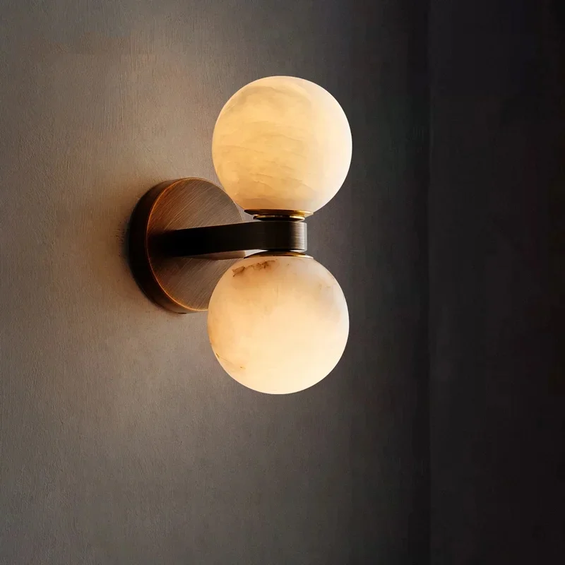 Luxury Vertical Double Globe Wall Natural Onyx Marble Texture LED Wall Lamp Brass Base for Bedroom Villa Corridor Decor