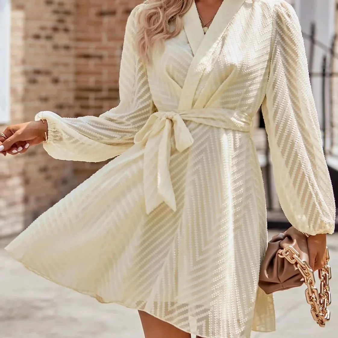 Mini vestido com renda com decote em V para mulheres, vestido casual para festa, dupla camada, manga longa, elegante vestido arabesquítico para senhora