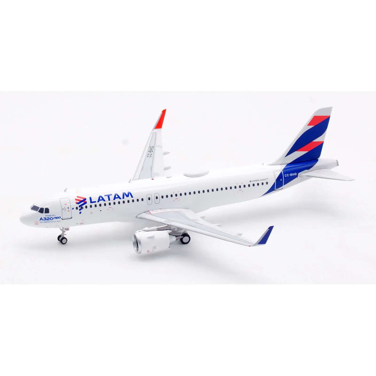 EAVBHG Alloy Collectible Plane Gift El Aviador 1:200 Latam Airlines Airbus A320NEO Diecast Aircraft JET Model CC-BHG With Stand