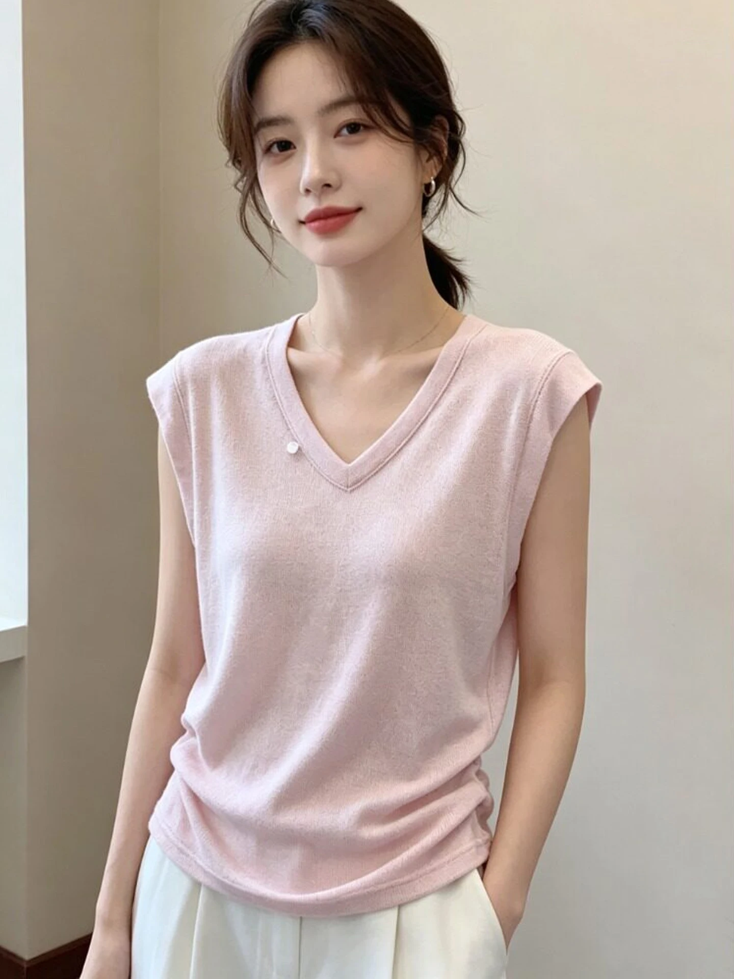 Fashionable Simple Pleated V-Neck T-Shirt Women's New 2026 Summer Korean Style Gentle Slimming Versatile Youthful Top Trendy