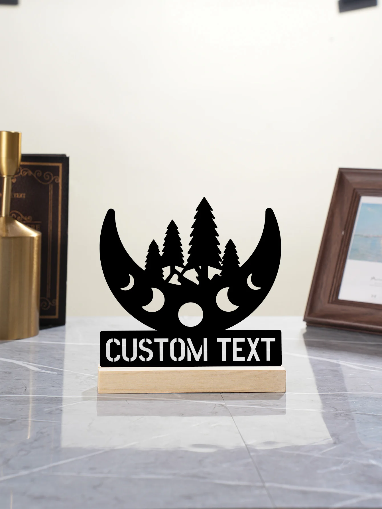 1pc luna fresca con foresta Nome personalizzato Statua di latta Ornamento in metallo con base in legno Scultura in ferro Artigianato con base in legno Ufficio