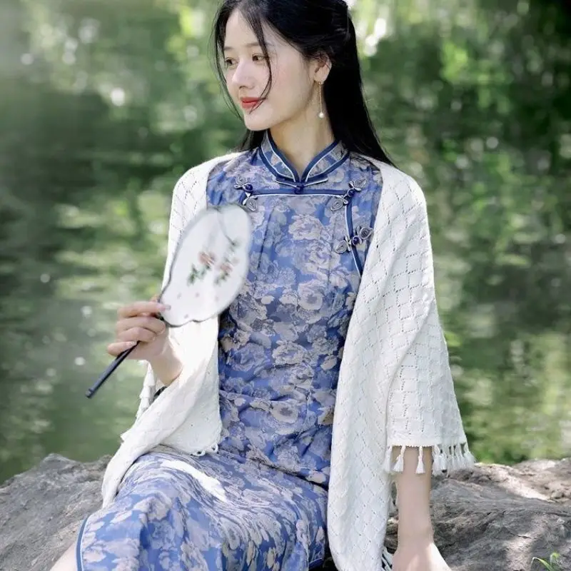 Spring Womens Elegant Plaid Tassel Shawl With Pin