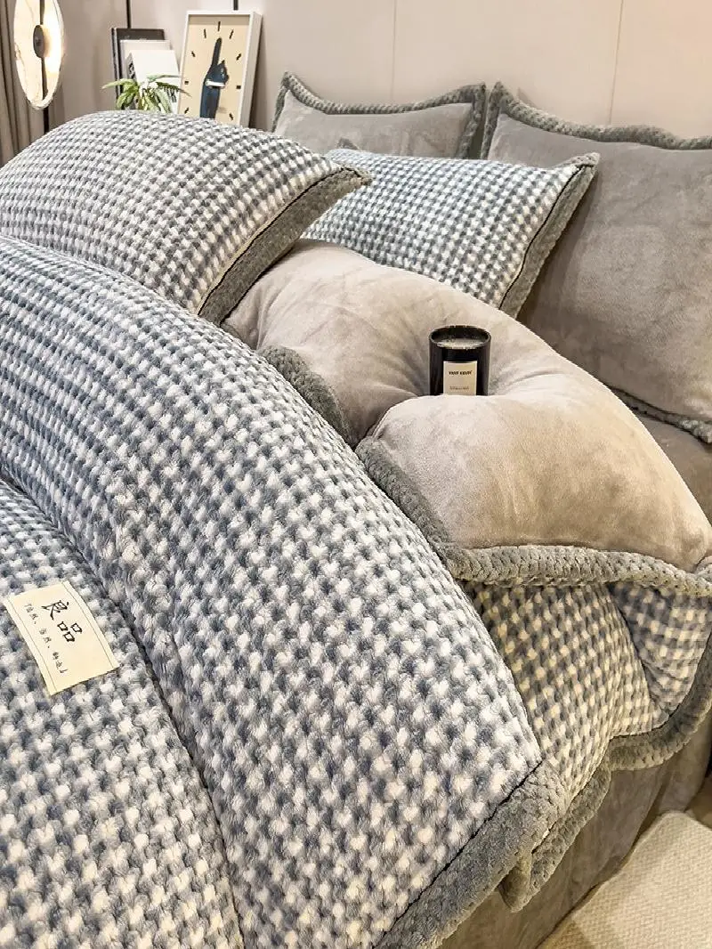 

Thickened Milk Velvet Bedding Set Winter Coral Fleece Double Sided Flannel Duvet Cover Winter Bedding Three Piece Set