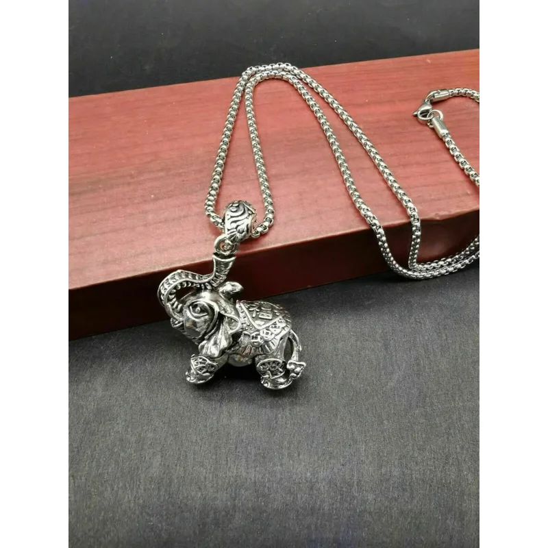 

China's old Tibet silver carving silver elephant necklace pendant