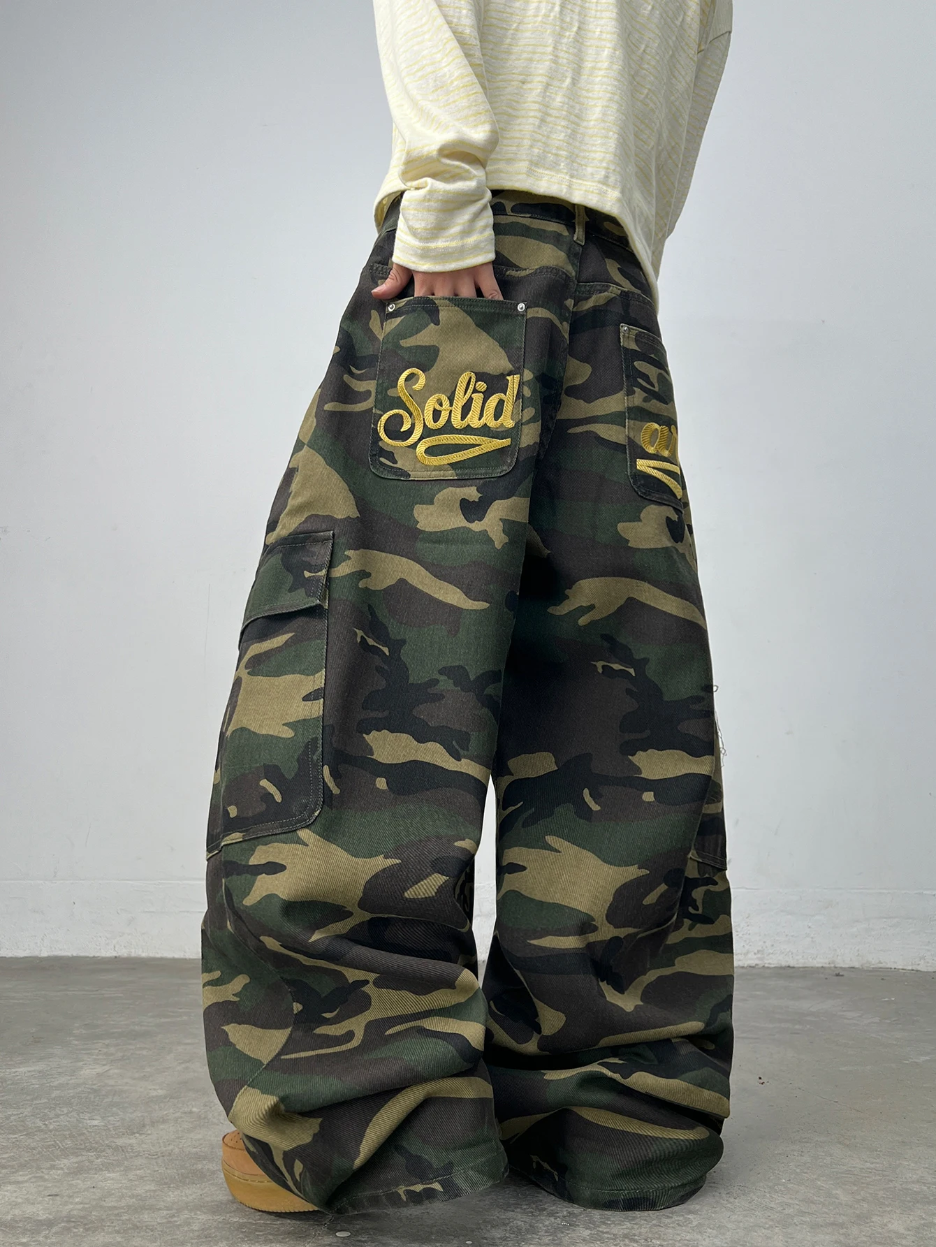 High Street Retro Letter Embroidered Multi-Pocket Camouflage Baggy Cargo Jeans Men Y2K Hip-Hop Street Fashion Versatile Trousers