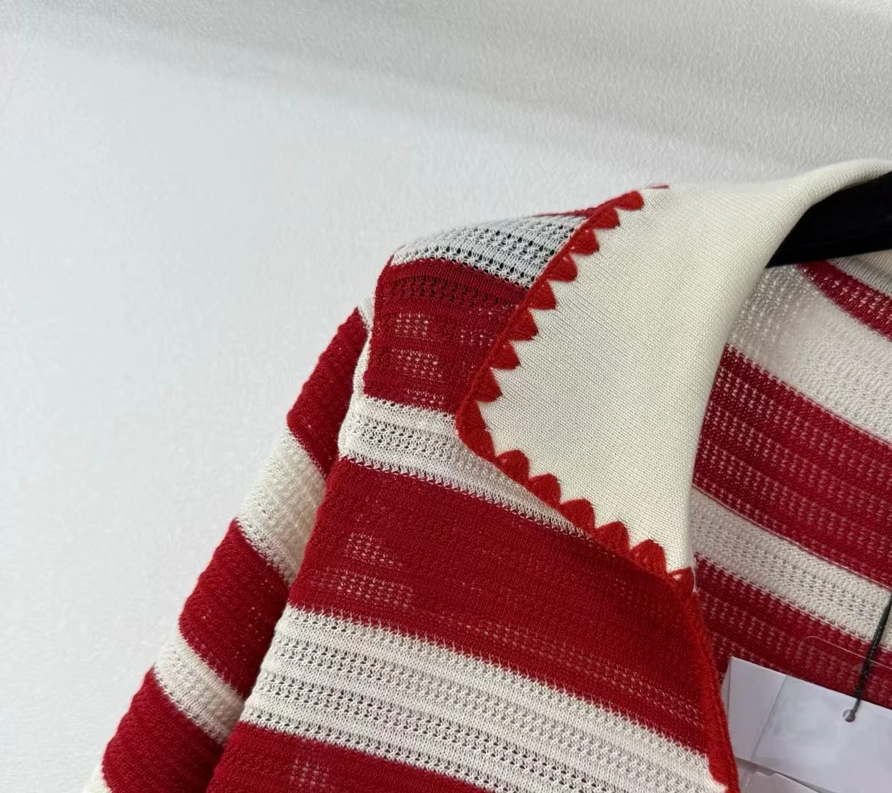 New elegant red and white contrasting hollow striped Polo short sleeved wavy lace lapel embroidered breathable knitted top women