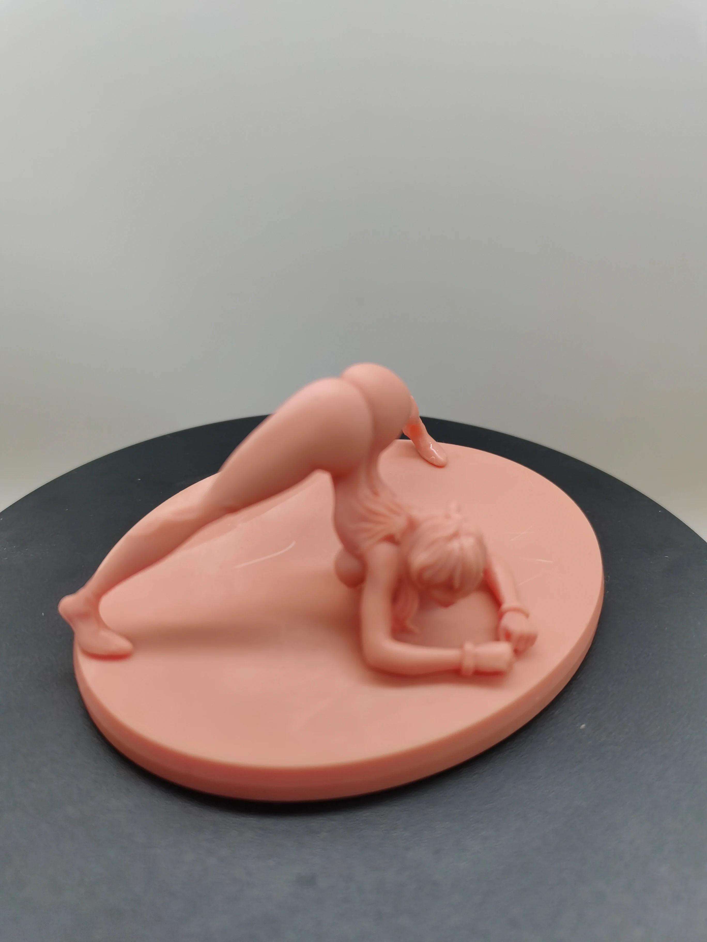 Figurka żywiczna w skali 1/24, skromna dziewczyna leżąca, NSFW, zestaw do samodzielnego montażu, niezmontowany i niepomalowany, zabawka do druku 3D.