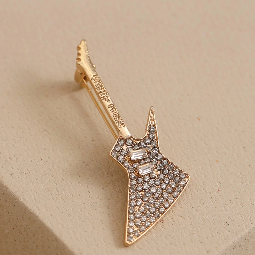 2026 Light luxury waterproof exquisite brooch with hidden clasp DIY ins-style brooch niche women's suit pin themed brooch metal clasp versatile bag accessory corsage simple wedding guest brooch anti-exposure accessory suit lapel pin badge brooch badge