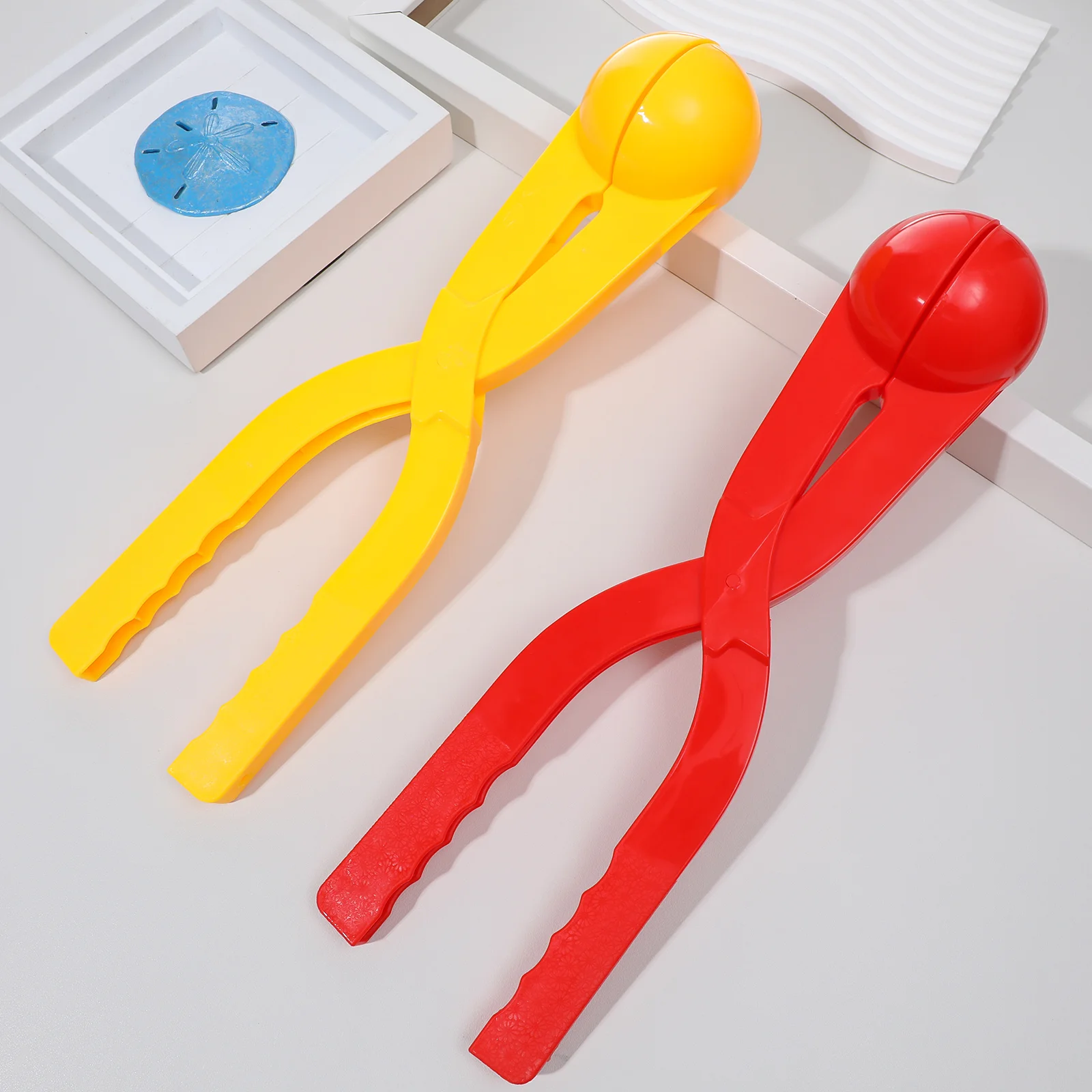 2 pezzi creatore di palle di neve divertenti clip per palle di neve giocattoli con manico antiscivolo per combattimenti di palle di neve per bambini colore casuale