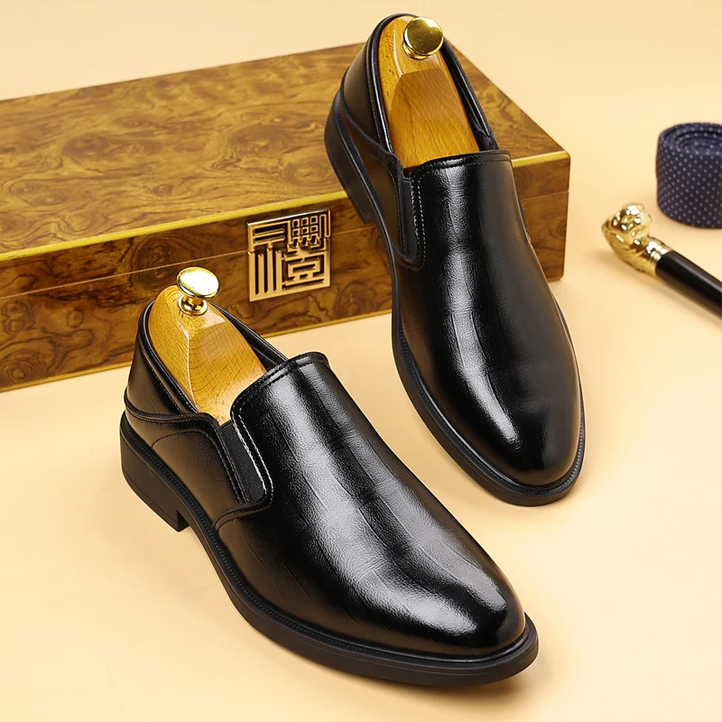 

Men's flat leather shoes Classic gentleman casual style Work Office Leisure Party Black brown Adult lightweight shoes Hot