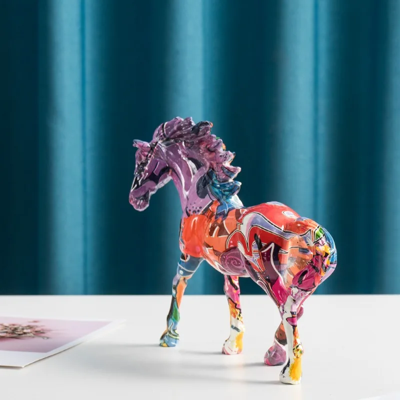 Graffiti Artworks, Rich Color Schemes Embellish Indoor Environments, Horse Statues, Indoor Decorative Crafts and Ornaments