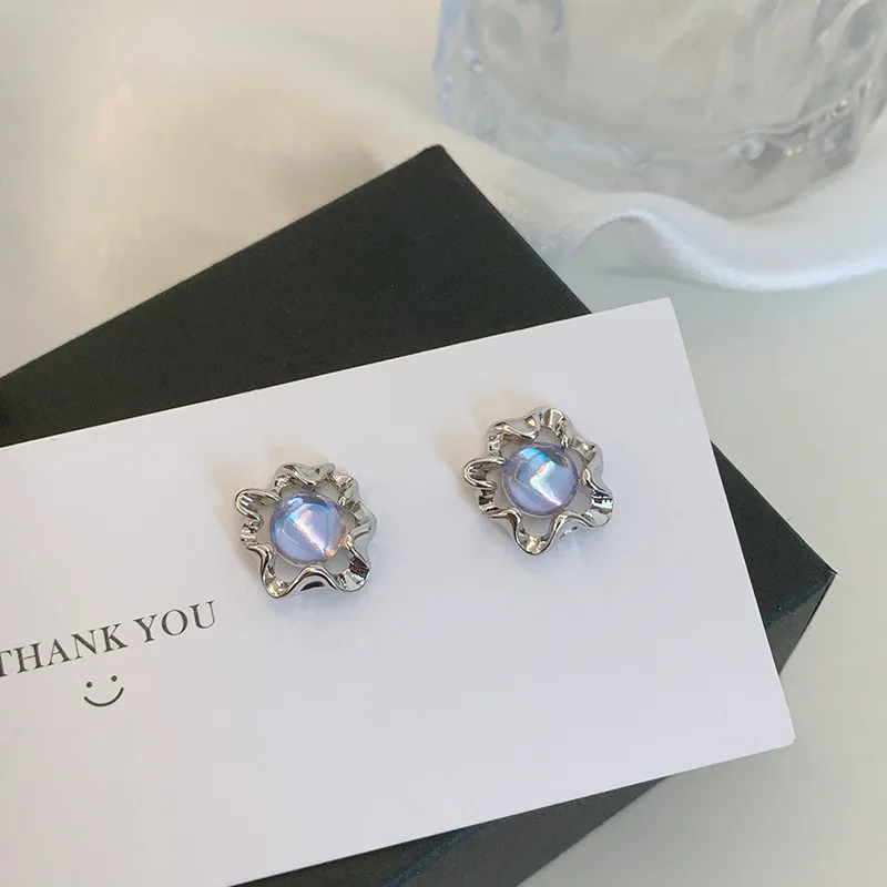 أقراط Kpop فضية اللون متدرجة بشكل غير منتظم مرصعة بالكريستال للسيدات أقراط مجوهرات للحفلات الجمالية Harajuku أقراط كورية هدية