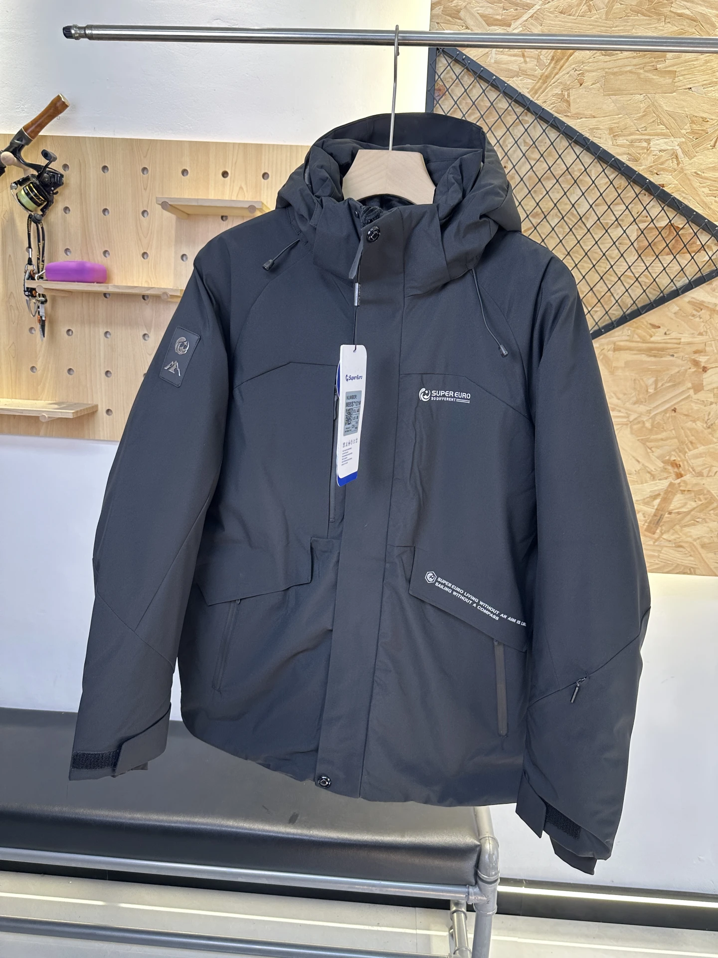 

Men's Outdoor Ski Jaet Thiened Breathable Waterproof Cold Proof Cotton Coat Warmth Assurance for Extreme Weather