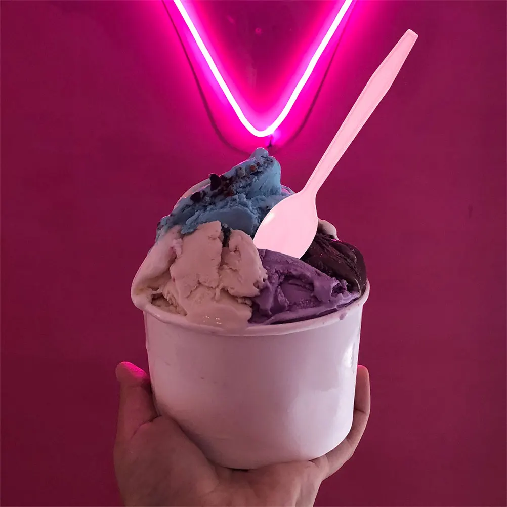 

50Pcs Pink Plastic Spoons Reusable Heavy Duty Dessert Spoons Cake Spoon Set for Banquet and Parties Cake Spoon