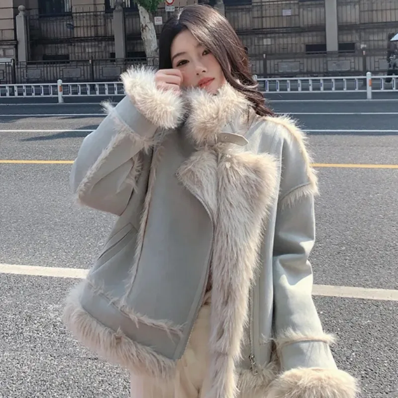 2026 Nuovo Cappotto monopezzo in pelliccia per donna Caldo Top Fashion Autunno Inverno Cappotto corto in pile scamosciato sintetico con pile e ispessimento