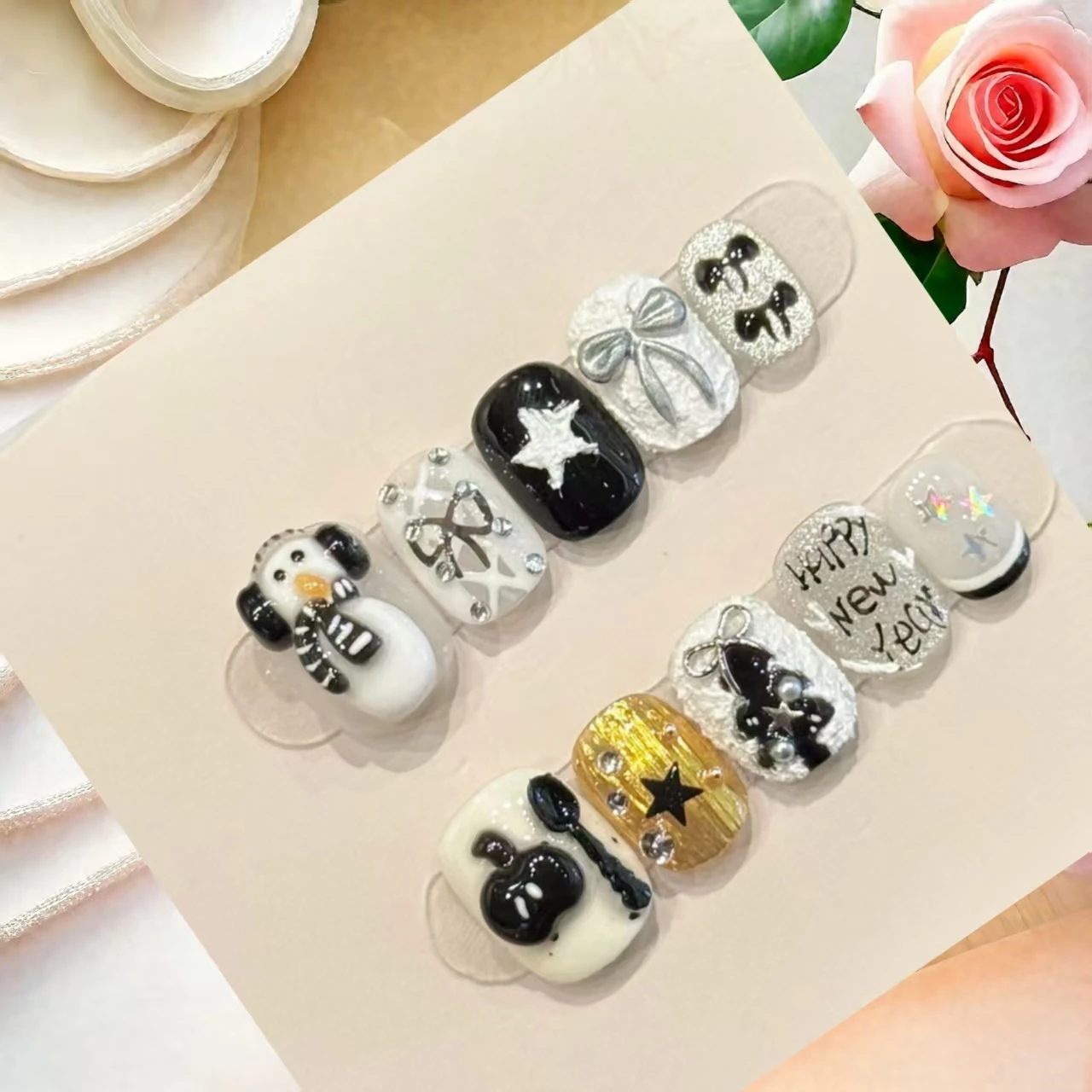 

10 шт., роскошный рождественский снеговик ручной работы, короткие милые стильные дизайны с инструментами из 4 предметов, супер-клейкие вкладки для ногтей