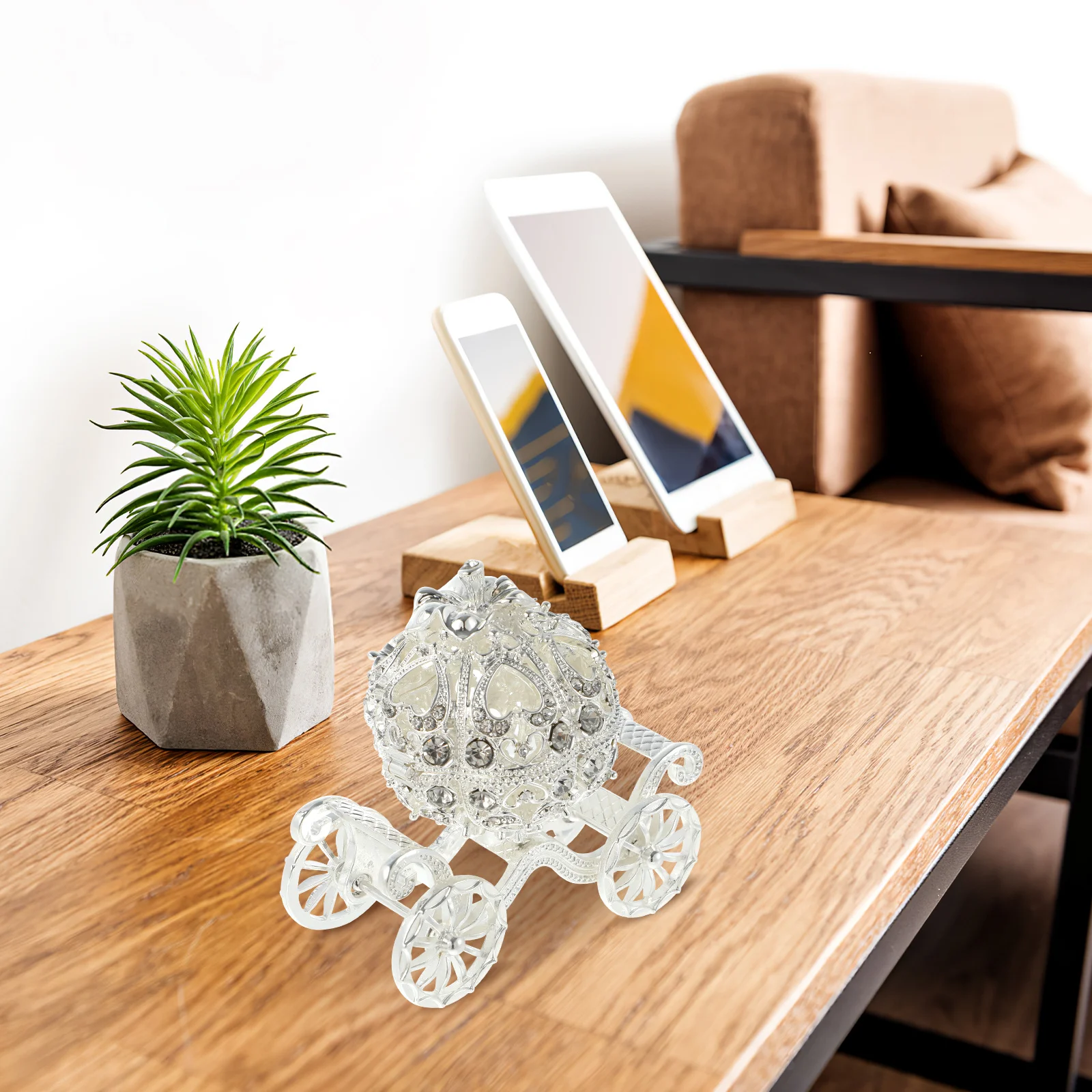 

1Pcs Shiny Rhinestone Carriage Trinket Box Metal Craft Ornament for Desktop Decoration Bedroom Study Home Wedding Carriage