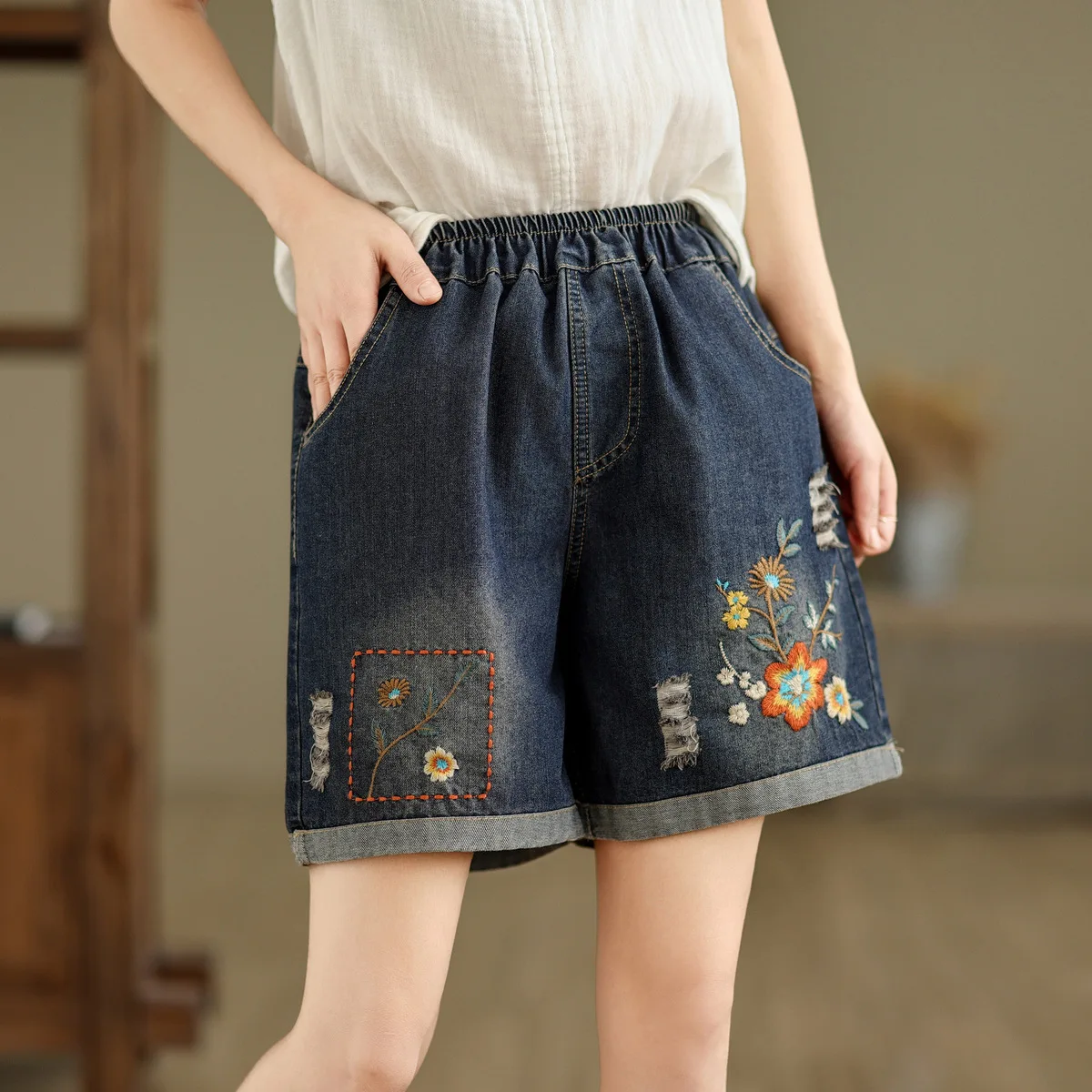 

Vintage designer floral embroider denim shorts for women summer Japan style loose elastic waist original jean shorts