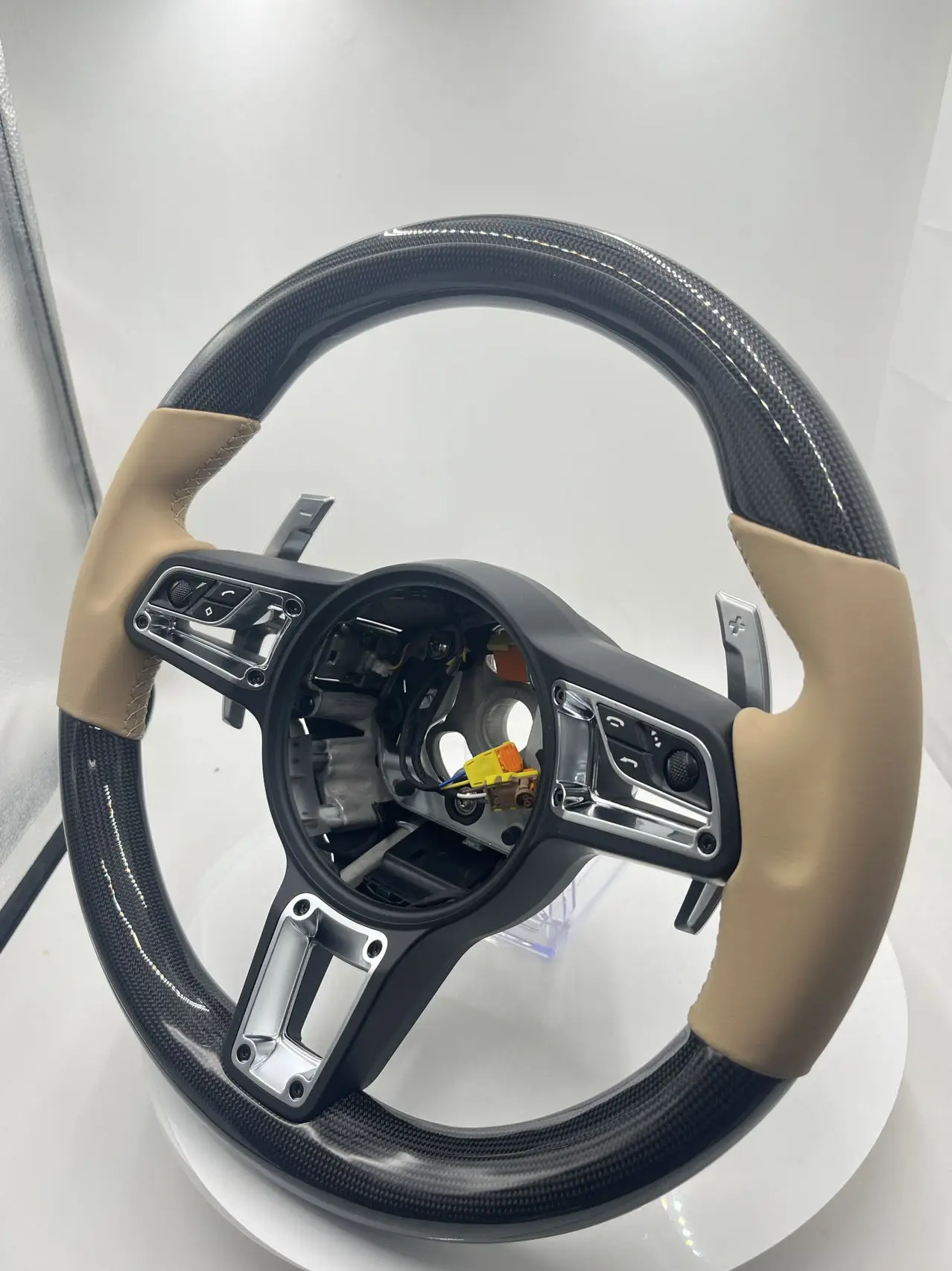 For the Porsche GT carbon fiber riveted steering wheel assembly, for all Porsche models, directly mounted