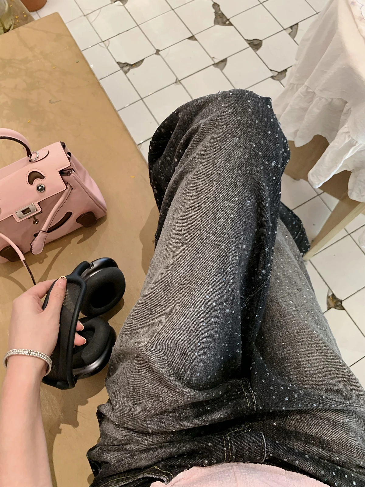 

Новые женские джинсы 2025 года: ретро-стиль, выцветшие, со стразами, с высокой талией, широкие штанины, прямые, облегающие, драпированные, повседневные