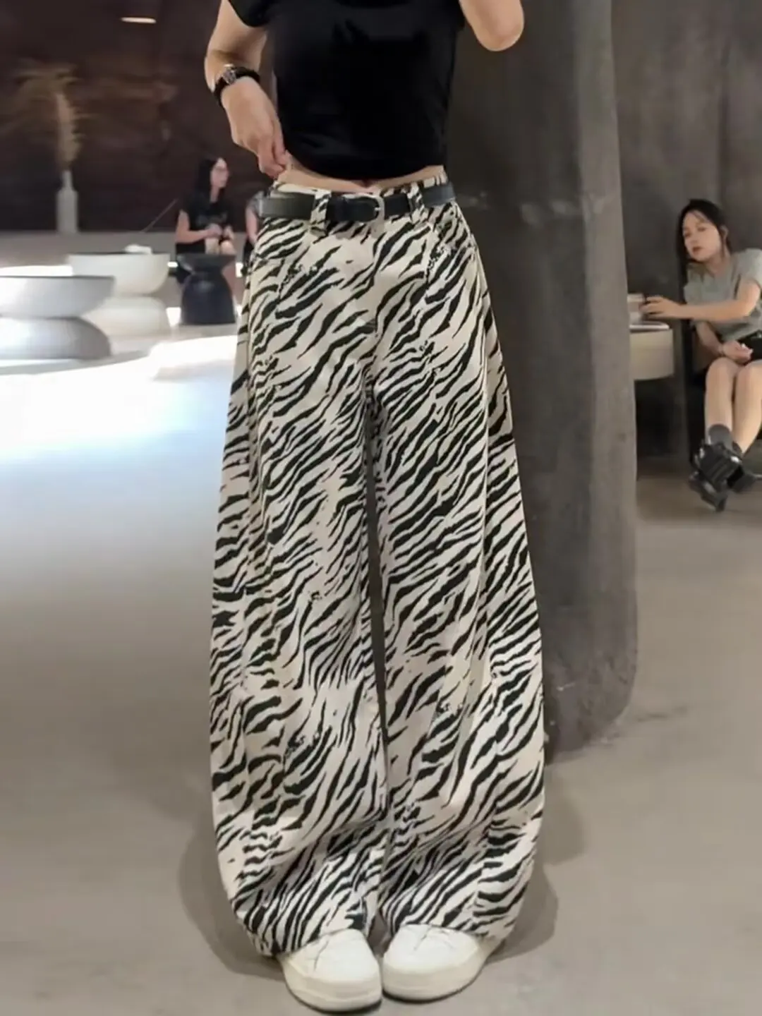 

Женские брюки High Street Мужские женские джинсовые брюки Прямые широкие брюки в полоску с узором контрастного цвета Нишевый дизайн Мужские джинсы Новые