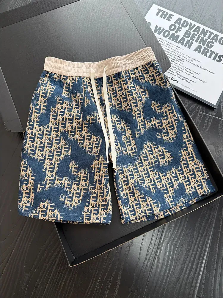 

American Dyed Letter Print Men's Shorts Summer Vacation Beach Design Loose Fit Straight Cut Five-Quarter Length Pants