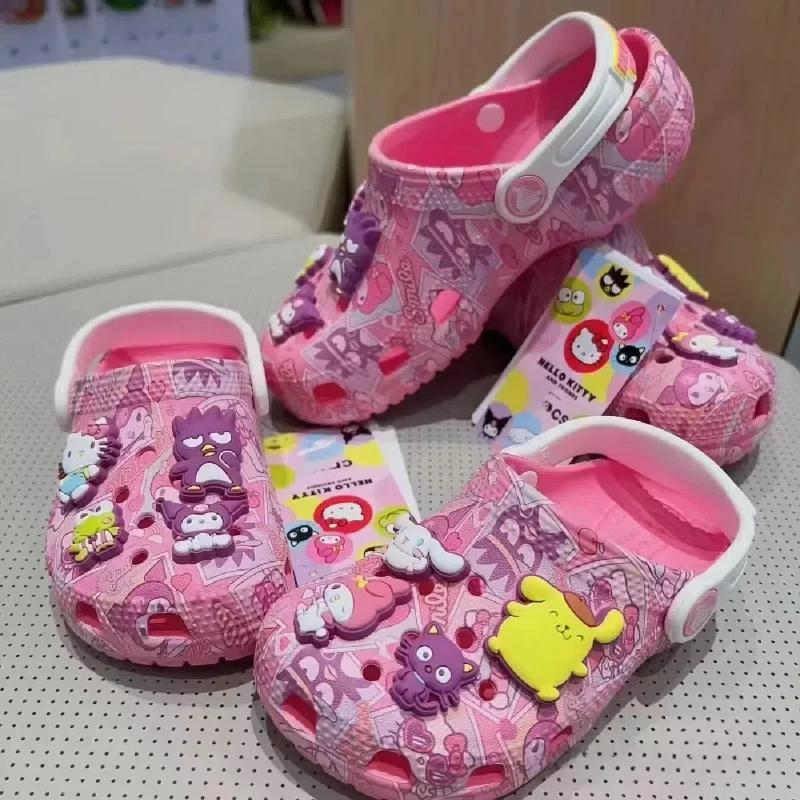 

Новые милые сандалии Kawaii Sanrio Hello Kitty Kids Melody Cinnamoroll Crocs для девочек, детские тапочки, нескользящая пляжная обувь, подарок для детей