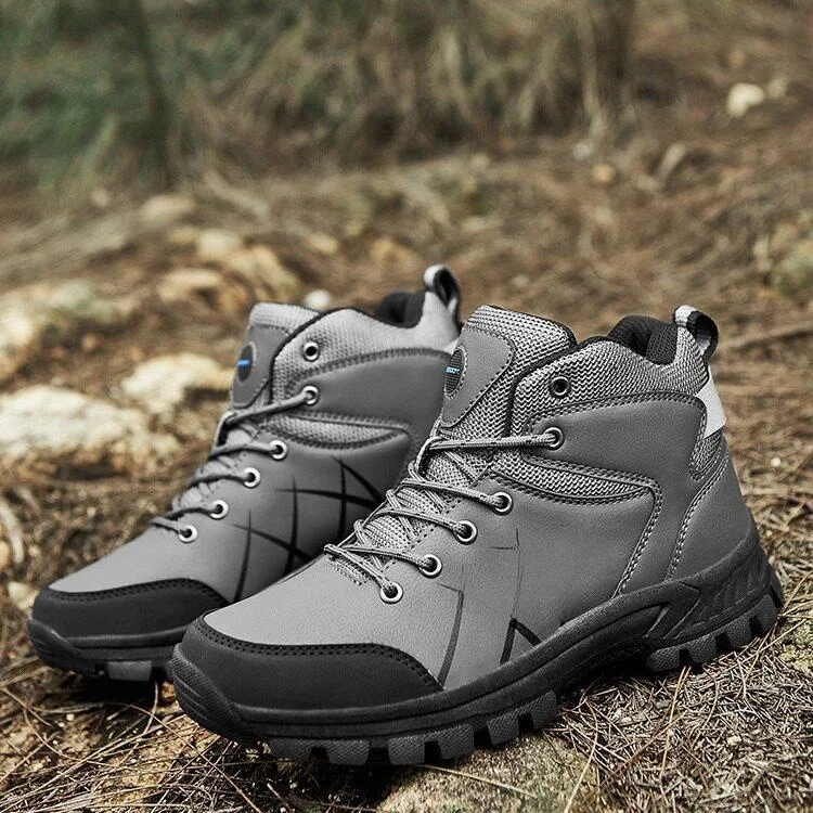 Winter Snow Boots Large Size Anti-Cold Warm Cotton Shoes Black Anti-Slip Outdoor Climbing Shoes Travel Shoes for Men
