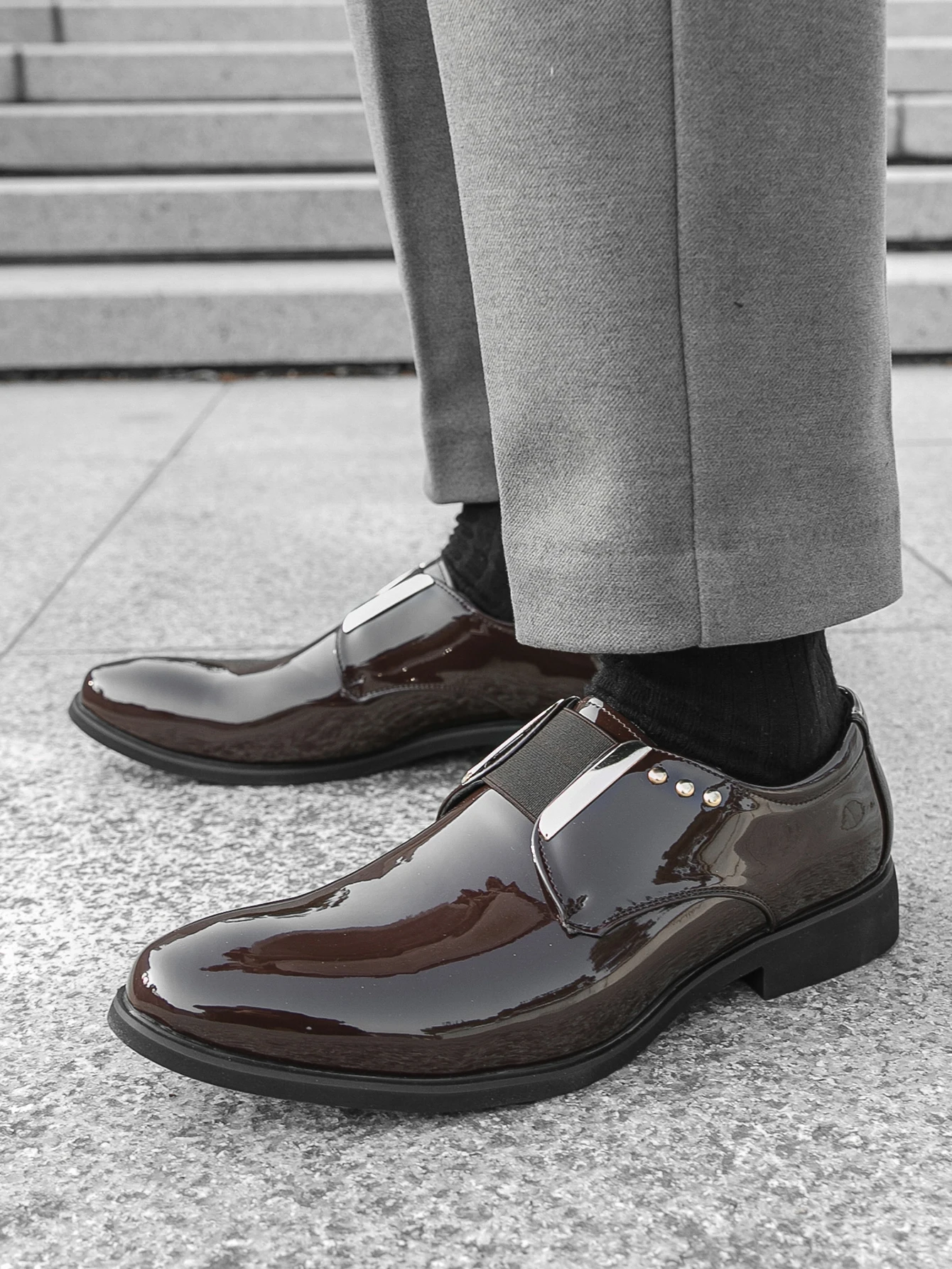 

Мужские лоферы на платформе 2025 года, без шнуровки из лакированной кожи с острым носком, официальные свадебные туфли, универсальные мужские туфли на плоской подошве