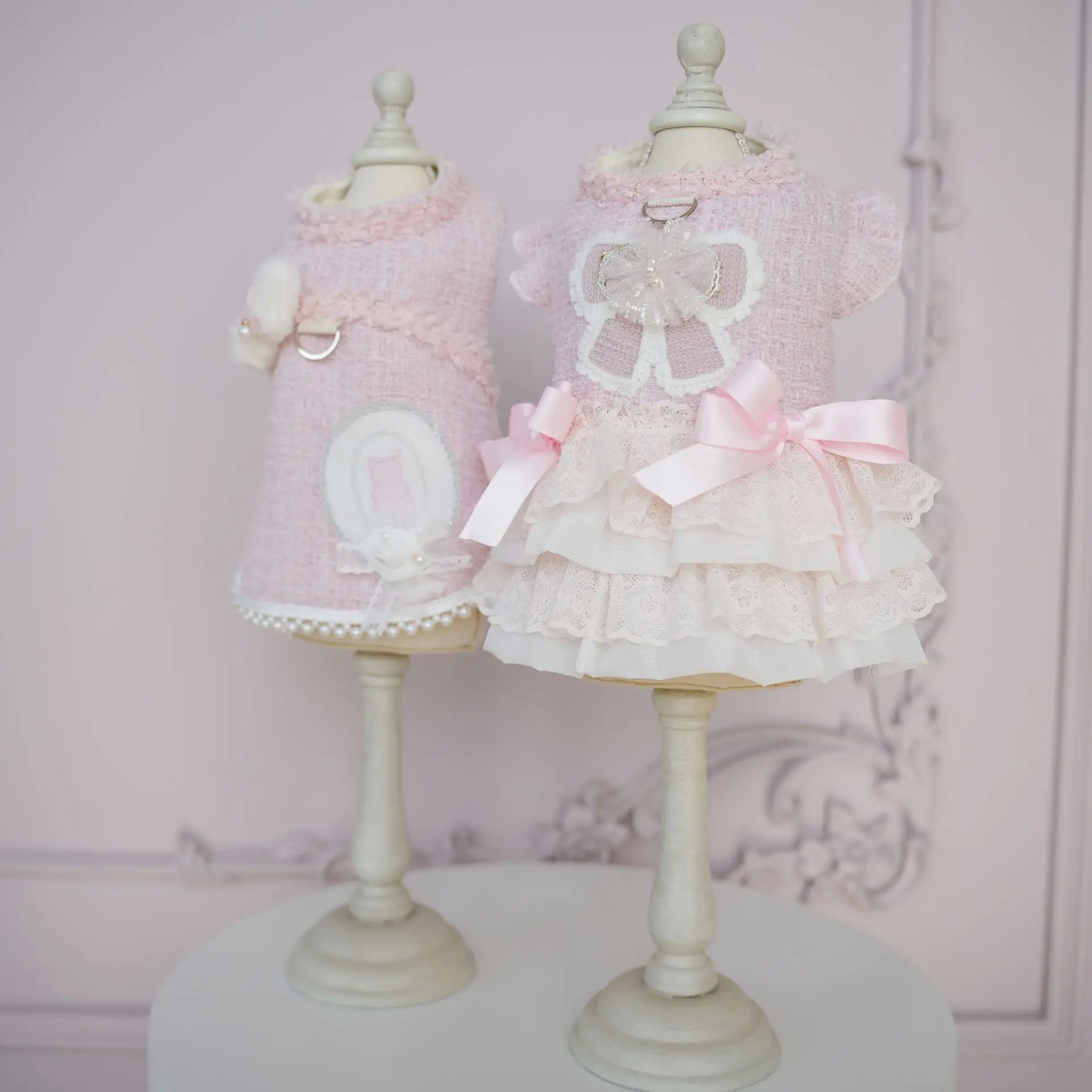 New Pet Clothing Couple Dog Coat Pink Lace Bow Cute Cake Skirt Cat Dress Fashion Design Can Lead Dog Clothing