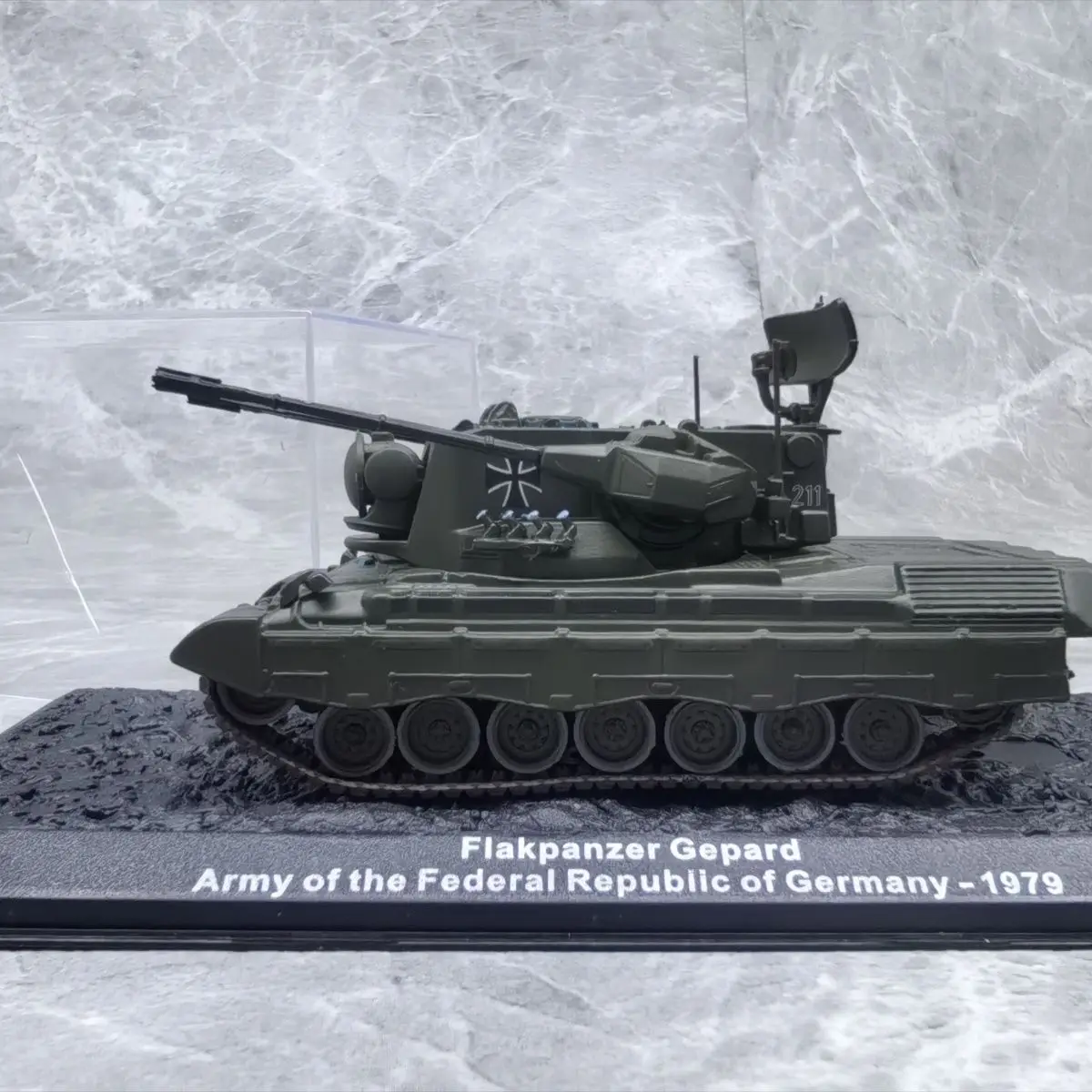 1/72 German Cheetah Anti-Aircraft Tank 1979 (alloy（main body）+Plastic Material) Model Ornament