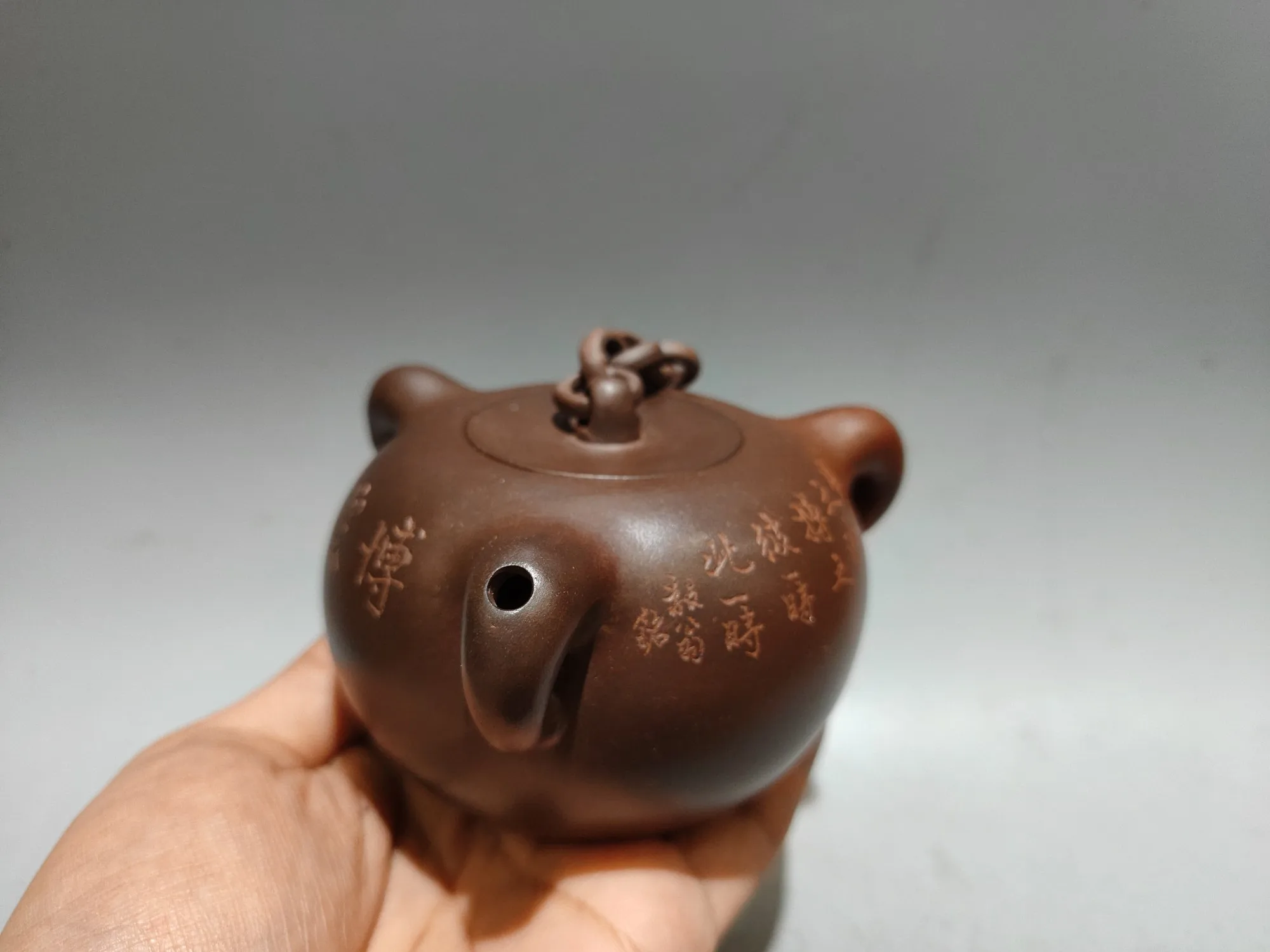 Chinese Yixing Purple Clay Teapot kiln transmutation Bolang Pushing Pot Hand held teapot engravingKettle Teapot Ornaments