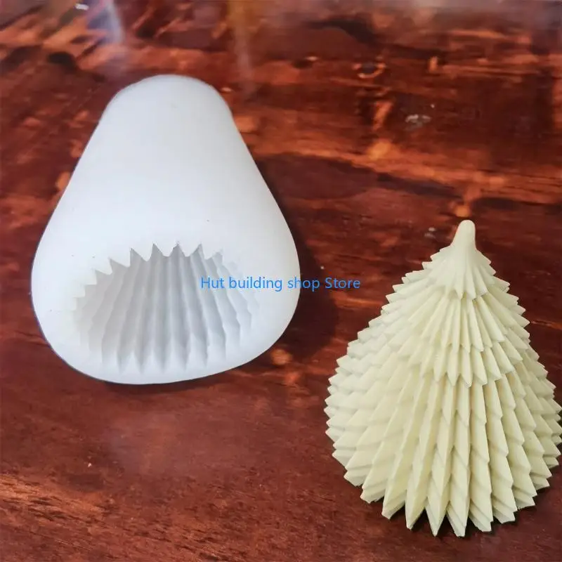 

T21C Рождественская елка при свеча