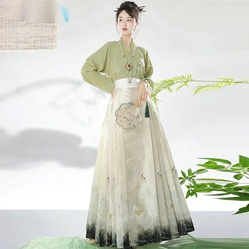 Neues Pferd Gesicht Rock Hanfu Original chinesische Ming Dynastie Frauen traditionelles Kleid Mamianqun Rock Retro tägliche Kleidung