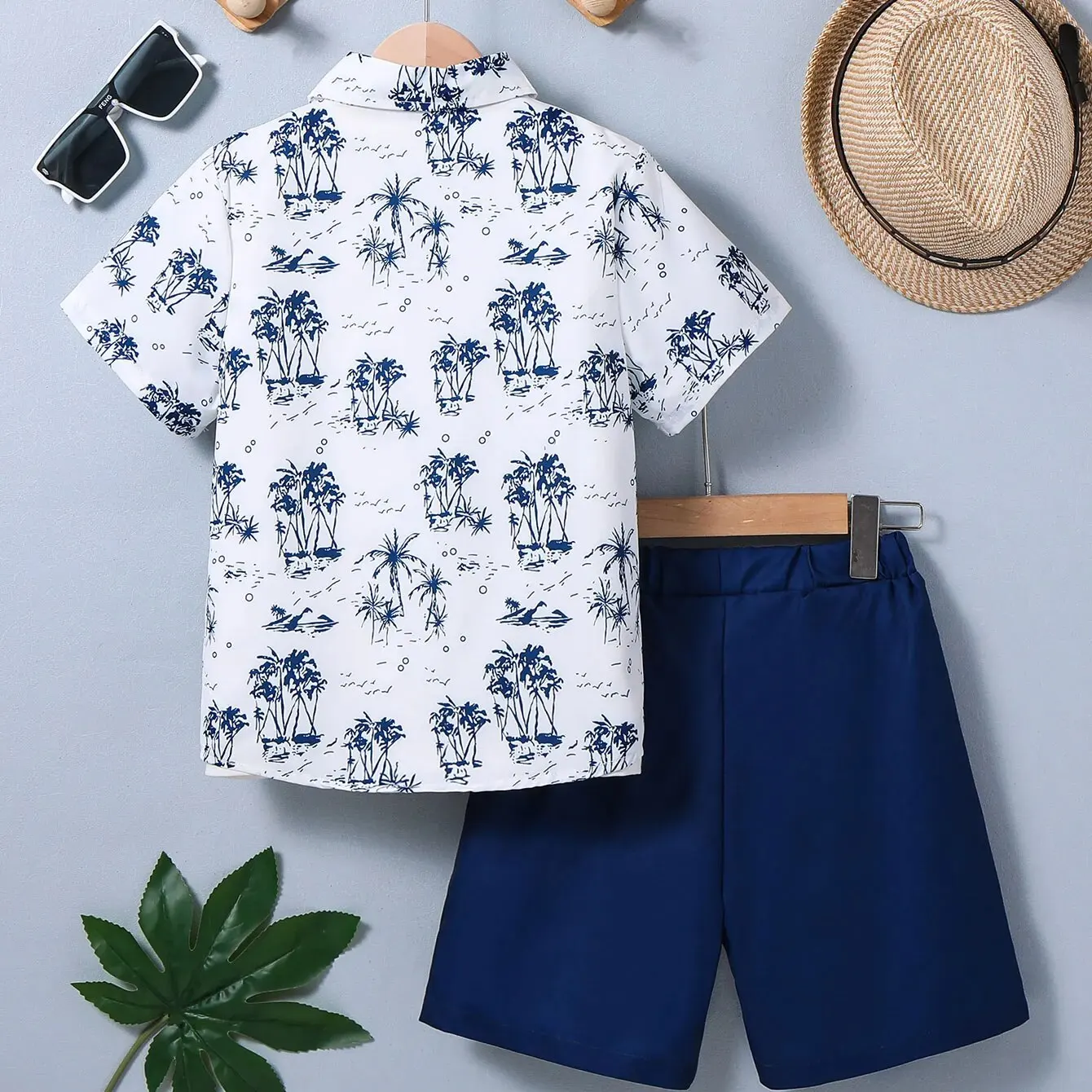 2-piece Set for Boys and Teenagers, Featuring a Coconut Tree Printed Square-neck Short-sleeved Shirt and Shorts, Perfect for CAS