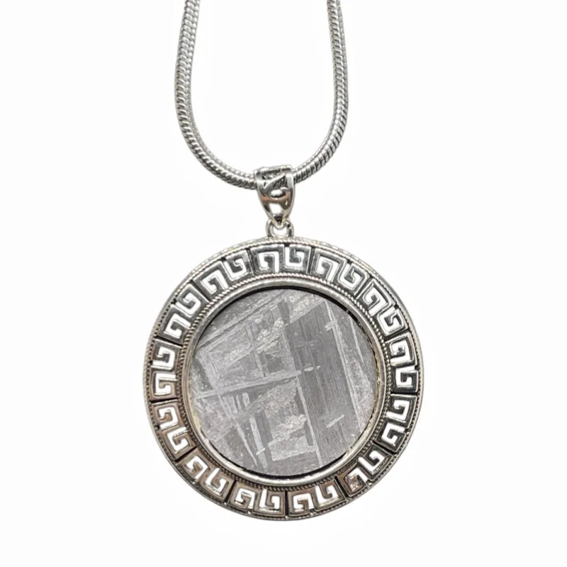 8.1g Gibeon Meteorite Pendant Round Vintage Frame Natural Iron Meteorite Slice Necklace Mineral Collection Jewelry Gift -LK314