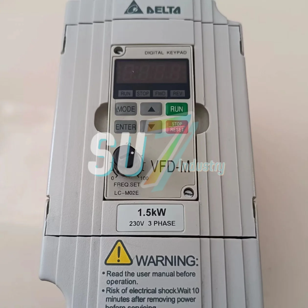 VFD015M21A VFD015M23A 周波数インバーター 新品オリジナル