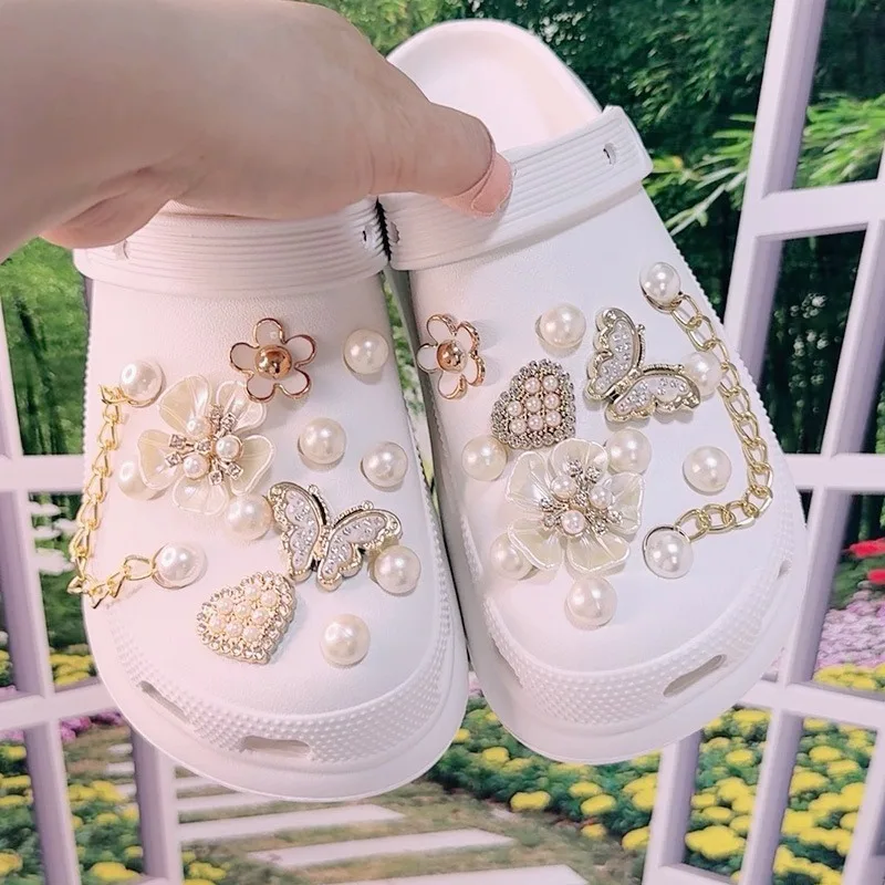 24PCS Summer Luxury Shoe Charms Set Accessories for Clogs Diamond Butterfly Fiveleaf Flower Pearl Chain DIY Shoes Decorations