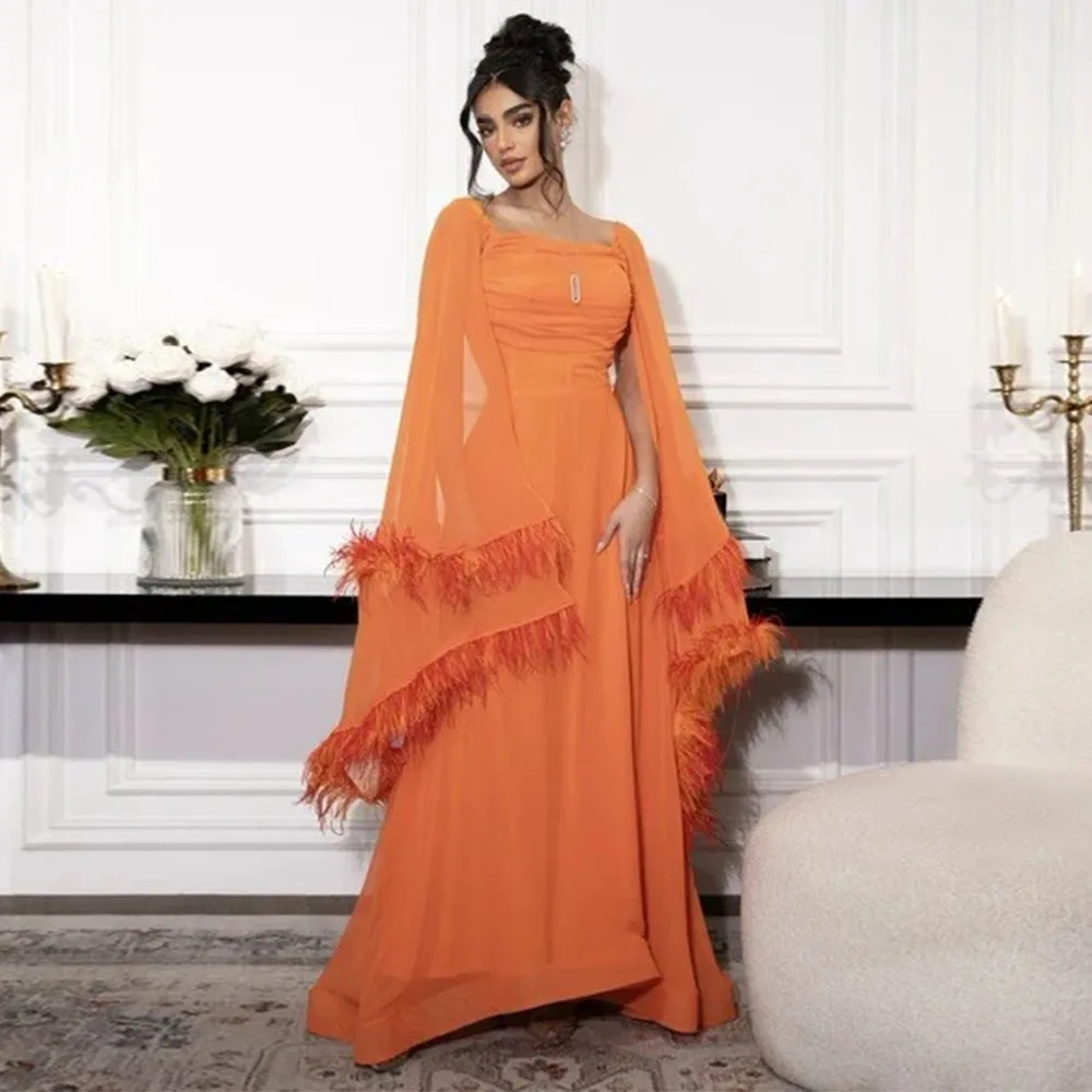 Robe de bal en mousseline de soie de haute qualité, col carré, robe de soirée trapèze, manches d'horloge, robes de soirée formelles avec plumes, robe saoudienne